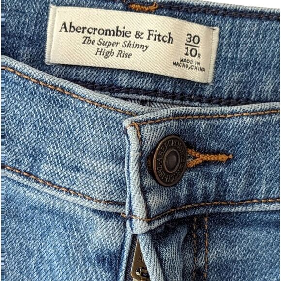 A&F‎ Super High Rise Skinny Ankle Jeans Medium Destroyed Wash sz 10 Reg - Picture 9 of 9